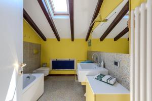 239sqm in Centro near Duomo with Garage and 12 Seats