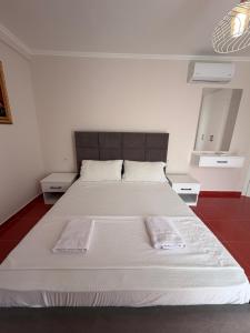 Apartamente Shengjn