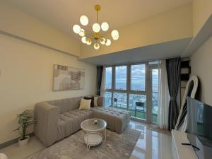1Bedroom SuitesI3Beds with balcony City view in Uptown BGC