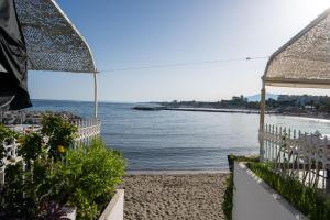 Benabola Blue View 1