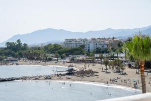 Benabola Blue View 1
