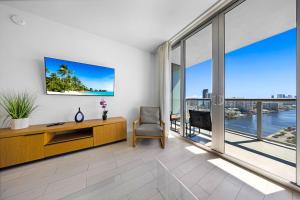 Beachwalk Resort 1BR Ocean & Intracoastal View High Floor 2109