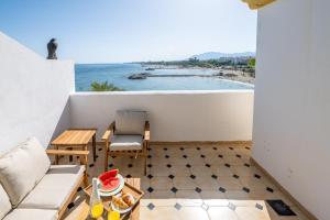 Benabola Blue View 1