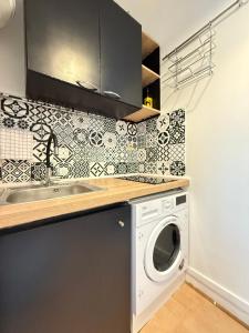 Chic Parisian Studio Grands Boulevards Bourse