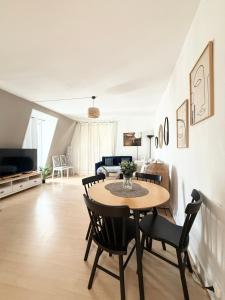 Chic Parisian Studio Grands Boulevards Bourse