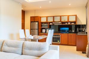 Rawai VIP VIllas 2D11 两卧室精装泳池别墅 步行到拉威海滩3分钟 拉威中心生活便利