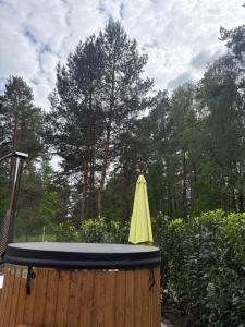 ForestSpa WAW Las spokój jacuzzi balia duży taras jezioro w okolicy