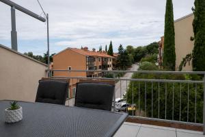 Sunny Apartment with Terrace