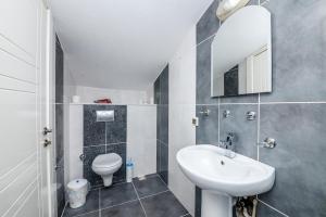 Luxuriously furnished penthouse with terrace pool and jacuzzi in Kalkan