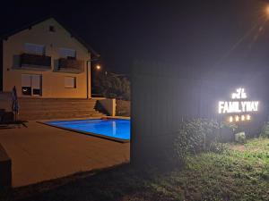 Familyway Croatia Kids Friendly Family villa with privat Pool 50 m2 Slavonski Brod