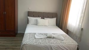 Kenedi Otel