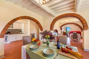 Villa Chimera Green 10 with Pool & Gym