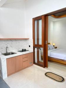 Saroja Suites Guest House