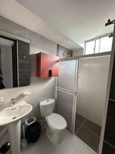 Amplio y Moderno - Apto 3 hab con piscina y balcón