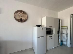 Maena Ninie - 50 m from a dream cove!
