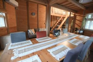 SymmNesrt那須はBBQ可能で森の木造ヴィラウッドデッキ 屋外遊具 ペットOK最大12名宿泊可能
