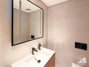 Marquise Square Large 2Bedroom with Balcony - Business Bay