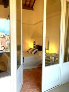 Villa Panoramica, pool, gardens & parking in Historic Town