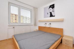 Modern 3-room apartment near the swimming pool, 10 minutes to the center