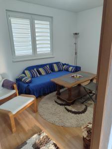 Mia river house