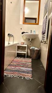 Spacious Apartment 115m2 Near City Center & Parks