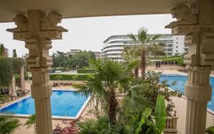 Luxury Apartment in Argisht Partez , Pool, 2 Min Walk to the Beach