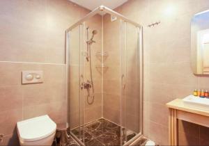 Studio with a balcony and a kitchen in Taksim