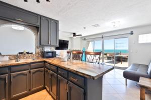 Las Brisas #8 Beachfront - On the sand and steps from Mannys for tacos & tequila