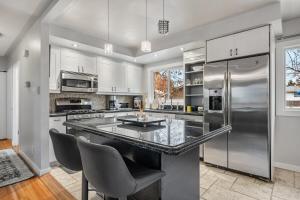 Bark & Bloom Bungalow Fenced Yard Pet Friendly