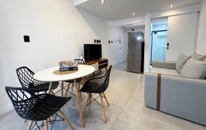 Modern design and 24-hour concierge on Rio Branco