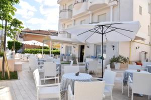 hotel marina