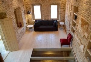 Delightful house with patio & rooftop terrace