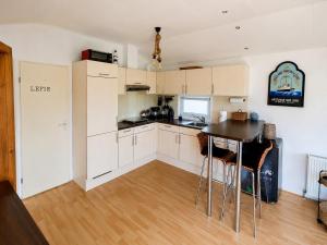 Chalet am Wasser mit Steg, direkt am IJsselmeer
