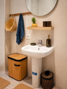 Self checkin & Easy Access Apartment with Full AC dryer NETFLIX