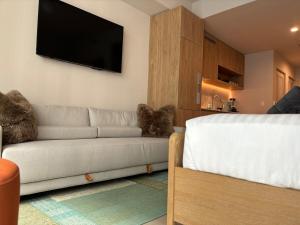 C8032 Comfort in the heart of Downtown Miami