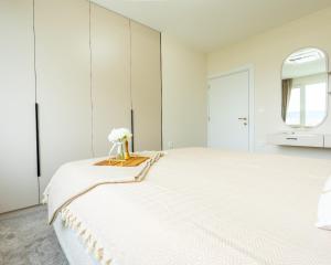 Amazing 2 bedroom apartment with sea view