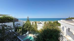 Where Blue Meets Blue Seaside Apt with Great Views