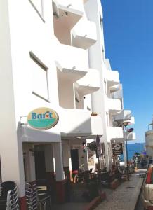 Apartment with Balcony - 5 min Walk to the Beach & Restaurants