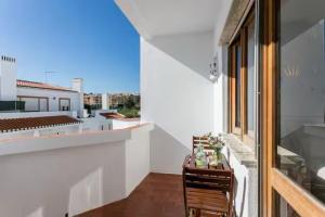 Apartment with Balcony - 5 min Walk to the Beach & Restaurants