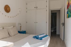 Apartment with Balcony - 5 min Walk to the Beach & Restaurants