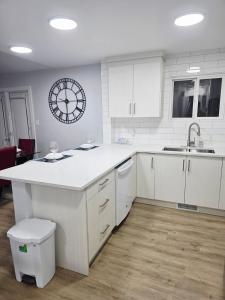 Sleek Family Friendly Home near WEM