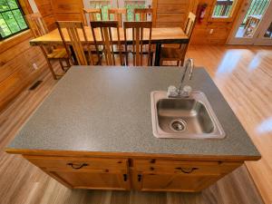 Secluded - Theater - Hot Tub - Game Room - Sleeps 14
