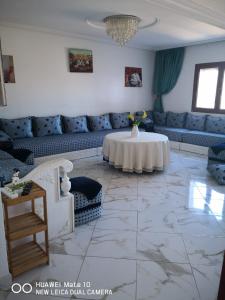 Preciosa casa grande centro ciudad la mejor zona de la ciudad 2 habitaciónes 2 salones 2 baños 1 cocina