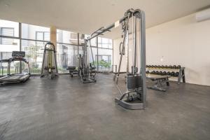 Apartamento equipado, piscina, padel y gimnasio
