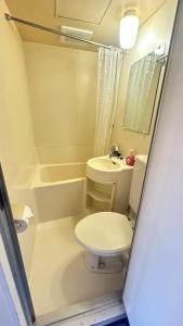 One Room Apartment 203 - 3 minute walk train station - quiet area