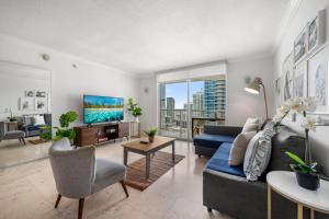 Centric 40thFloor Brickell Condo FREE parking by Palermo Home Miami