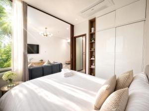 Aoi Residence Apartment Complex Opera -Crest- Galleria