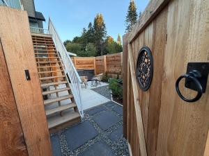 The Fin and Fir Ocean View Suite with Hot Tub