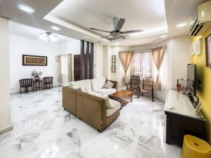 Family House - My Garden House USJ by Airhost