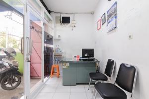 RedDoorz at Jalan Bangau Palembang